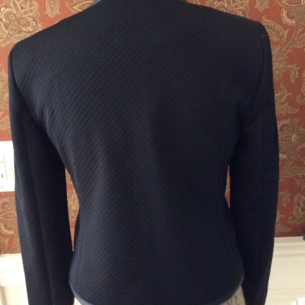 Blazer - Picture 4 of 6